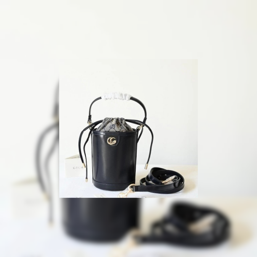 Mini Bucket Bag in Leather, 11.5cm