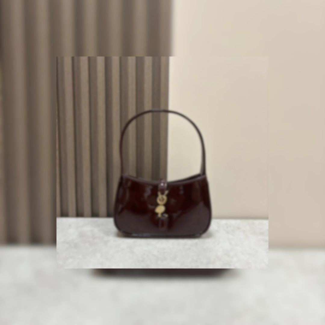 Mini Patent Leather Shoulder Bag in Burgundy, 19cm